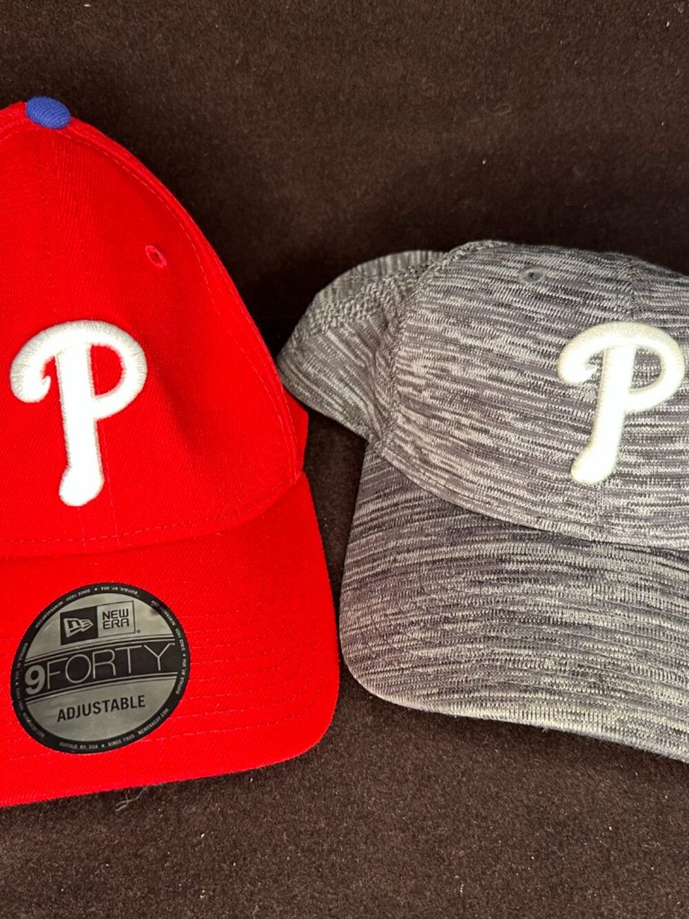 Philadelphia Phillies bundle of 2 caps